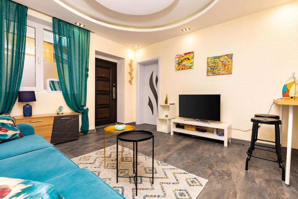 Modern 1Br Apartment With Private Garden Top Center Plovdiv Exterior foto